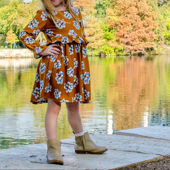 Old Navy Gold Floral Print Dress size 4T